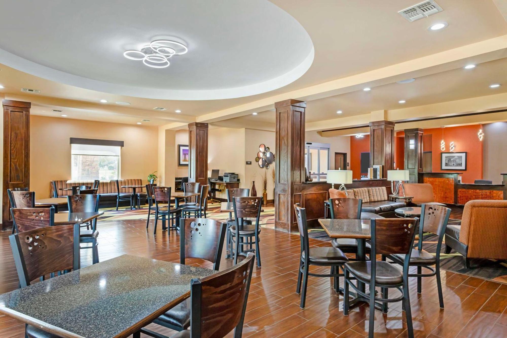 Best Western Plus Goliad Inn & Suites Εξωτερικό φωτογραφία