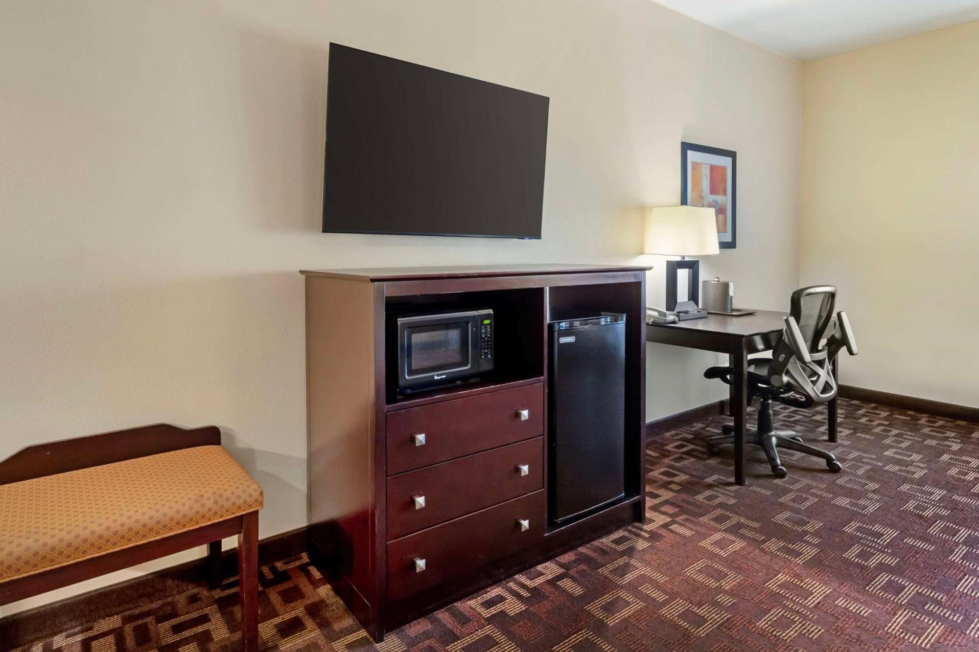 Best Western Plus Goliad Inn & Suites Εξωτερικό φωτογραφία