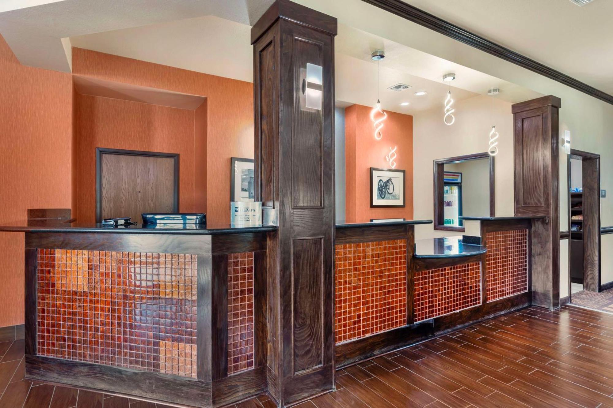 Best Western Plus Goliad Inn & Suites Εξωτερικό φωτογραφία