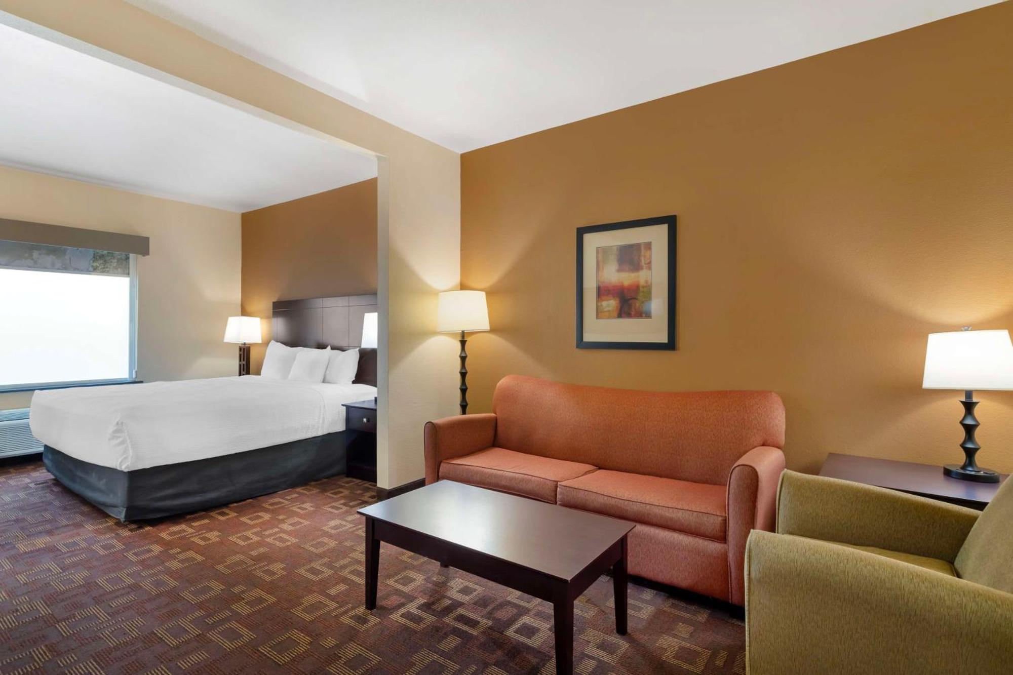Best Western Plus Goliad Inn & Suites Εξωτερικό φωτογραφία
