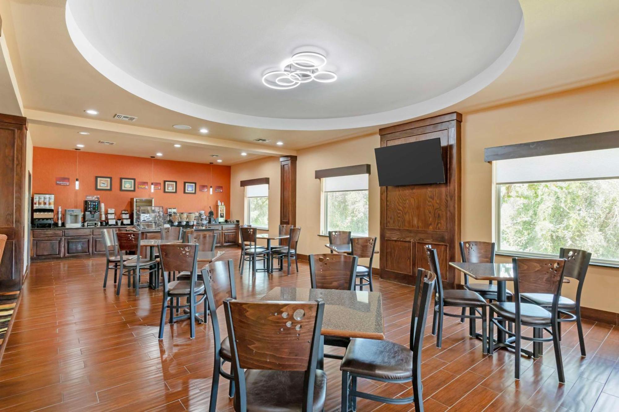 Best Western Plus Goliad Inn & Suites Εξωτερικό φωτογραφία